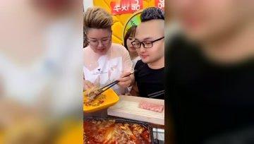 娱乐吃瓜酱吃到自己的瓜,娱乐吃瓜酱意外吃到自己的瓜